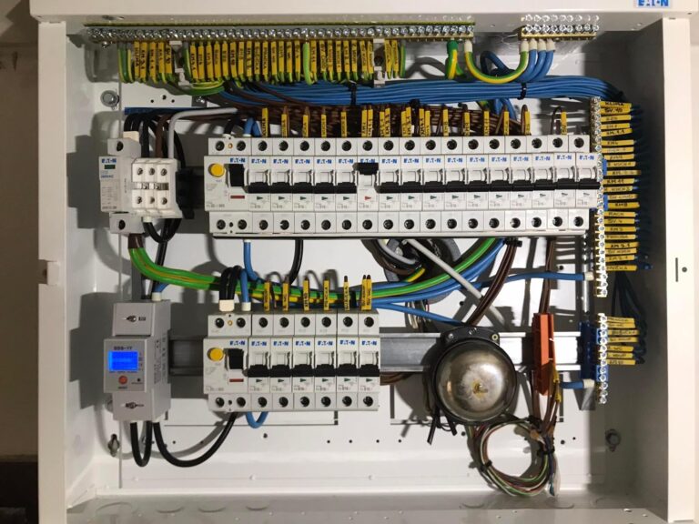 Kompletní elektroinstalace bytu, Praha 13 – snímek 1